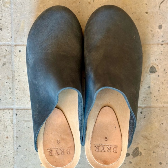 Bryr Worker Clog in Midnight - Picture 2 of 5